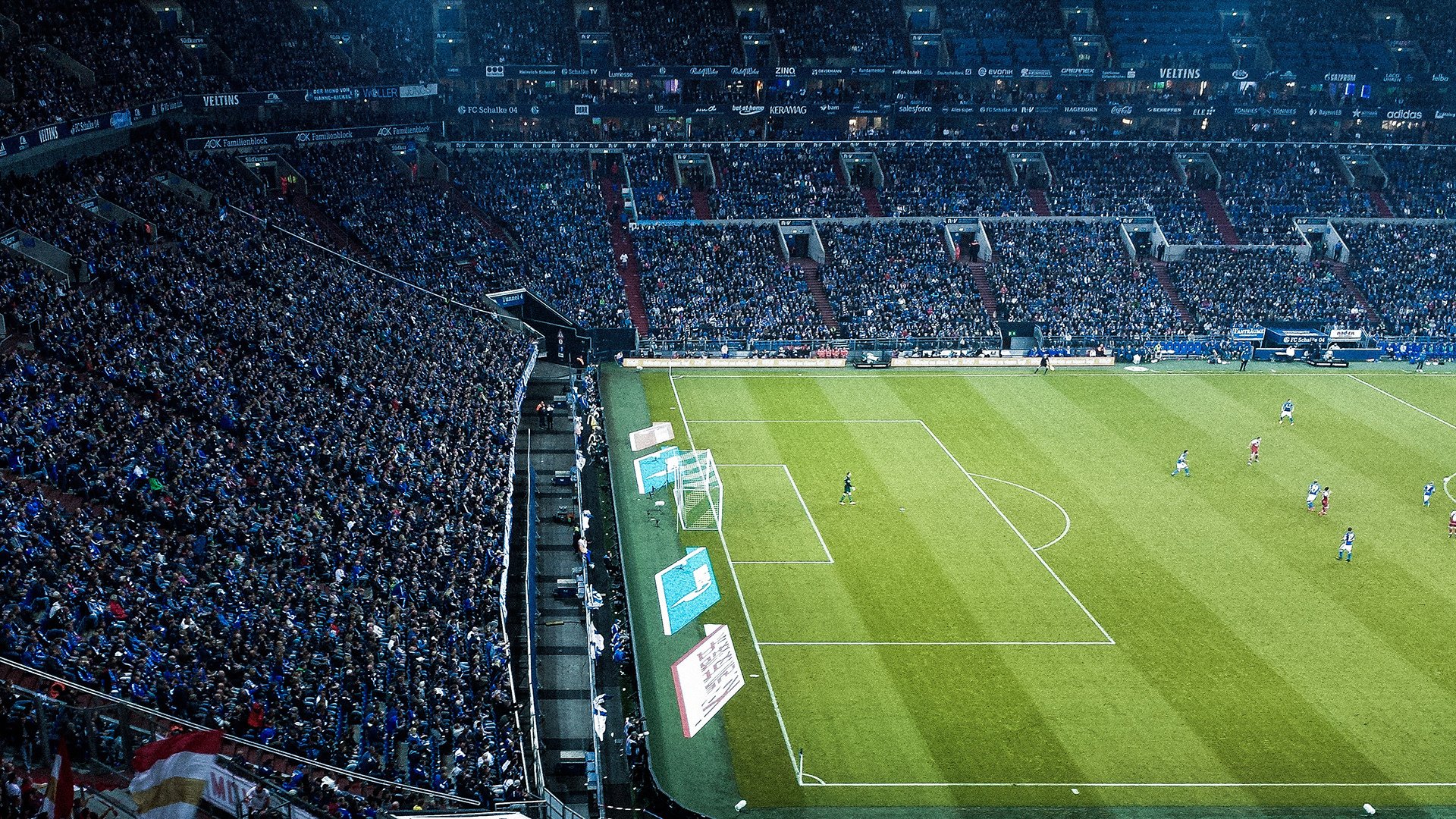 争夺欧洲足球冠军联赛冠军，名不虚传，播放欧洲足球冠军