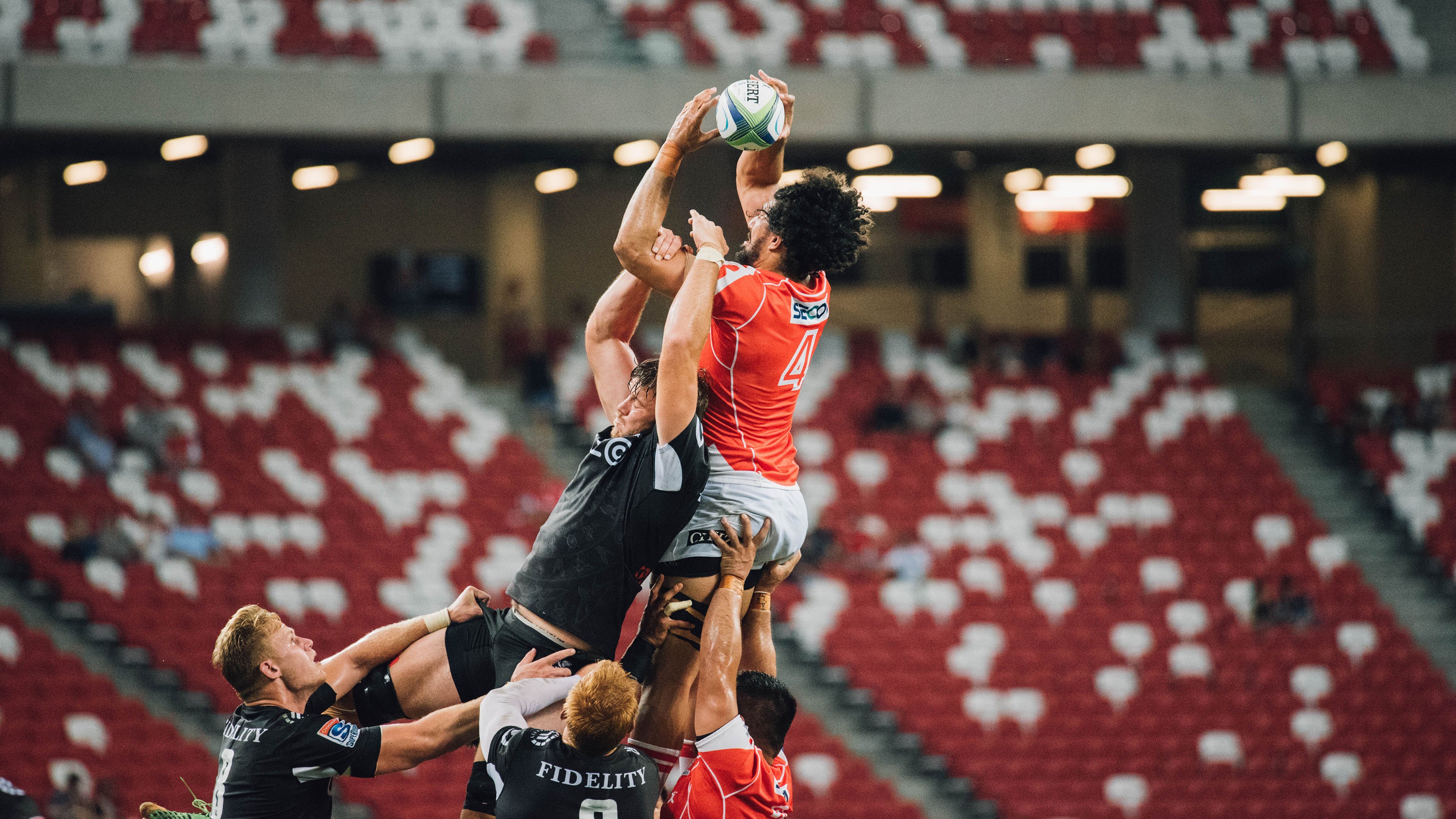 德国男子73公斤级举重选手在决赛中获得第七名，德国举重小将