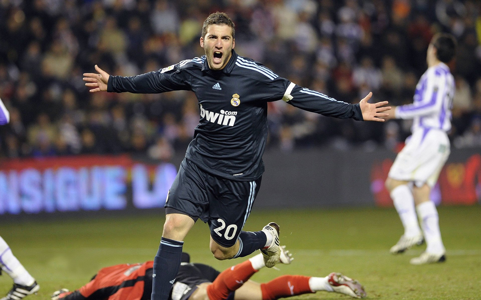 战次升级:季后赛的激烈角逐,战季2019